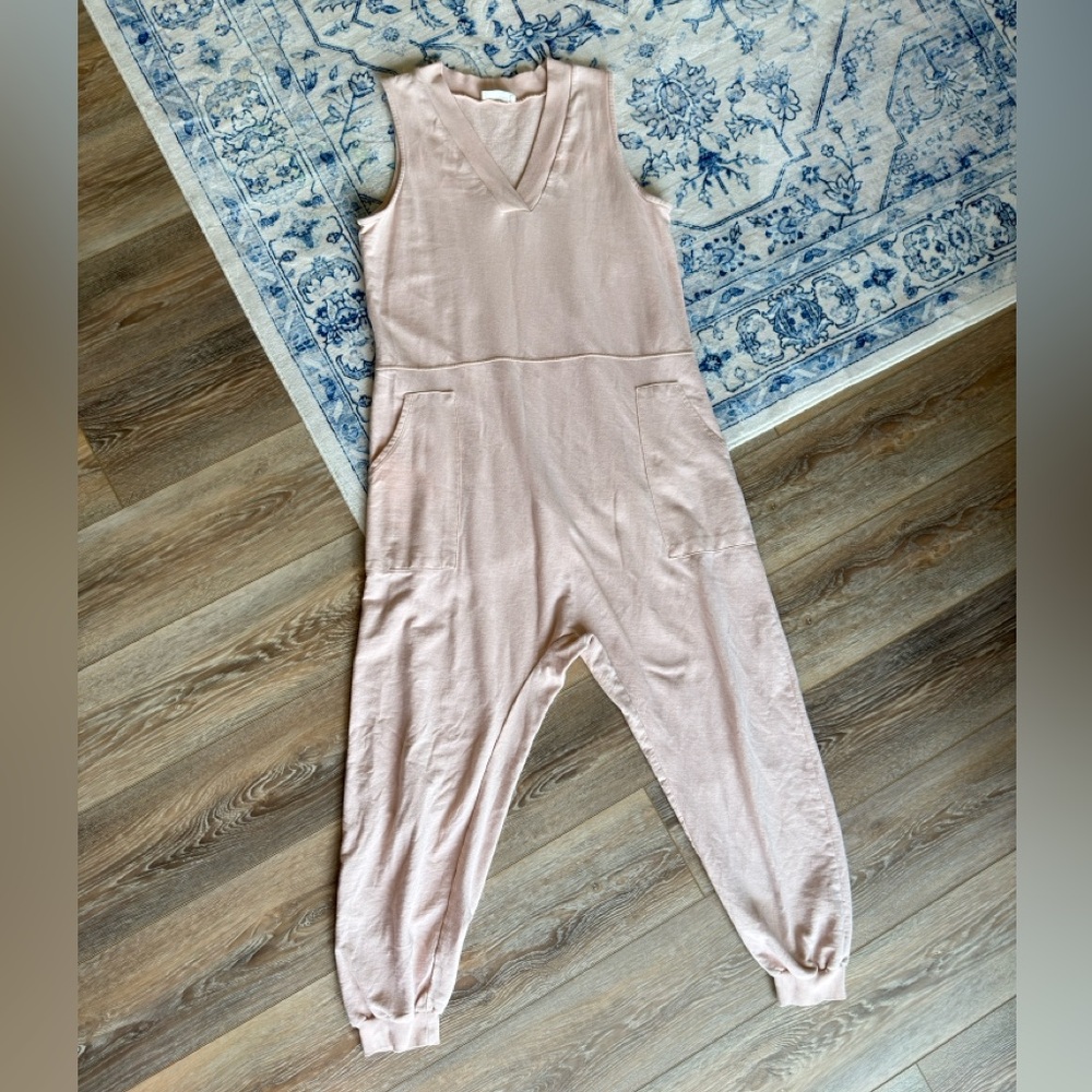 Zenana Light Pink V-Neck Jumpsuit Onesie Size Large